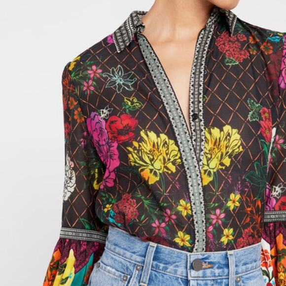 Alice + Olivia Rivera Ruffle-Sleeve Button-Down Top Small - Picture 3 of 8